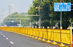 道路護欄（lán）基材是什麽材料生產的